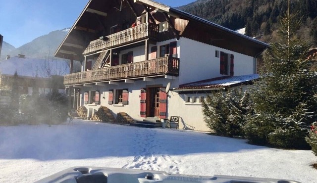 Near Morzine & Avoriaz, Chalet Christiania superb for 8 - 14 guests. Ski & Sun