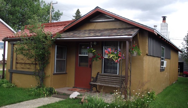 Near Mount Rushmore and all the Black Hills attractions. Located in Custer, SD