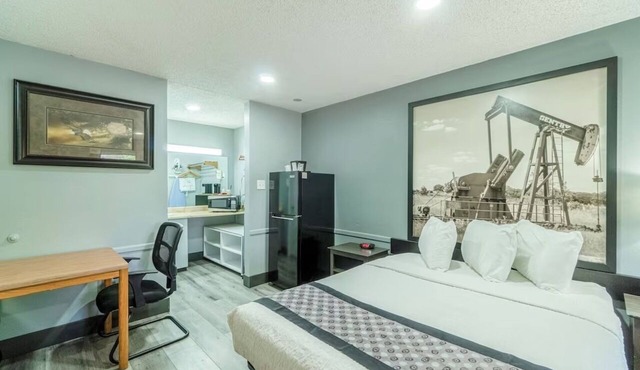 Near Museum, Historic Village & Restaurants | 2 Queen Beds | Free Parking