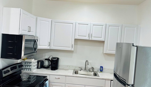 Near Nashville, and Murfreesboro, 2-bedroom 1 bathroom house.