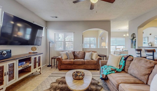 Near Netflix|Quiet Neighborhood|King Bed|Spacious