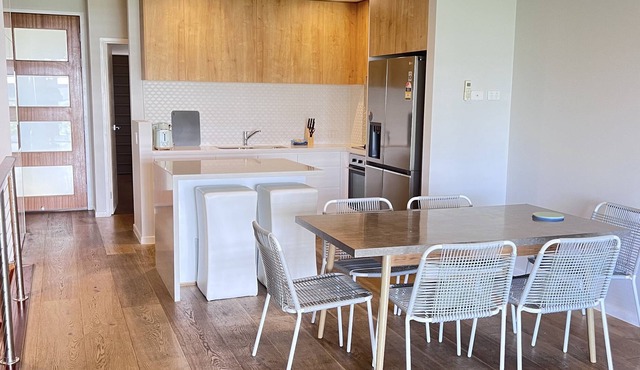 Near New 4br Townhouse Next to Shopping Mall