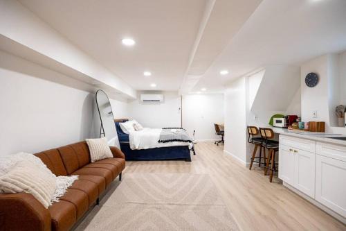 Near NYC Affordable Luxury Stay Walk to Riverside View