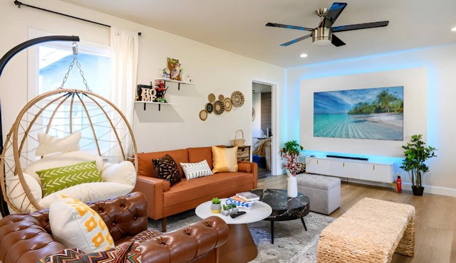 Near ON Airport Chaffey Claremont College Ontario Outlets 3B2B 4 Beds 8 people