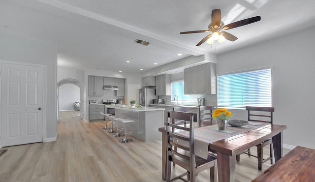 Near Ontario Airpot/Claremont/Disneyland 4BR/3.5BA