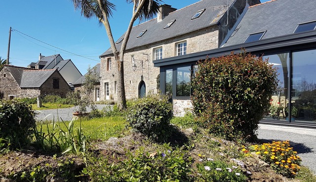 Near Paimpol and the coast, total relaxation in a quiet, vast renovated Breton farmhouse