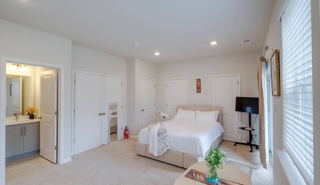 Near Parks & Golf: Pet-Friendly Glenn Dale Studio!