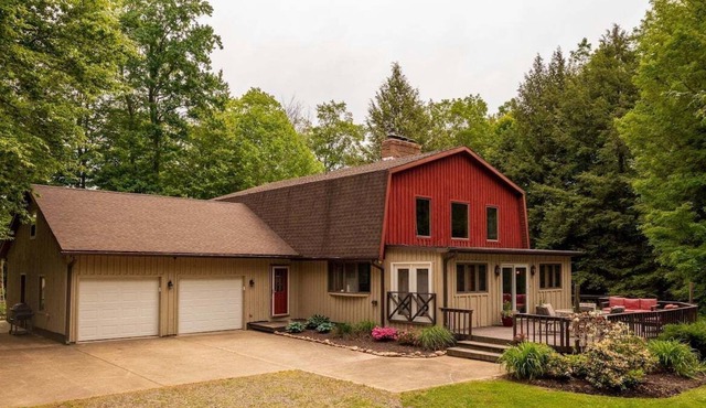 *Near Peak and Peak* Findley Lake Hillside Escape