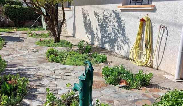 Near Perpignan apartment in detached house