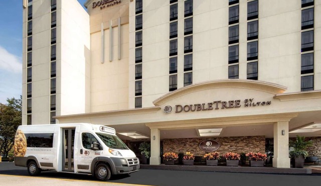 Near PHL Airport + Free Shuttle. Dining. Pool.