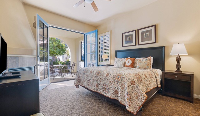 Near Pool! Deluxe King Casita near Clubhouse - Pet Friendly! (C33)