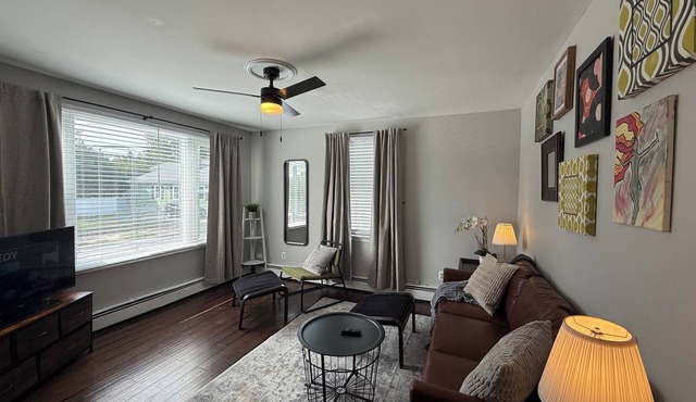 Near Providence College 2 Bed w/Laundry & Parking