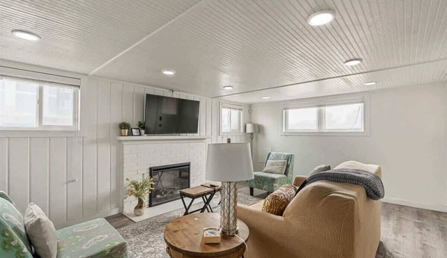 Near Provo Airport & Parks, FrontRunner Station!