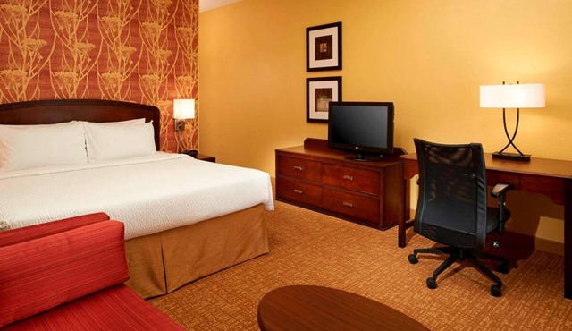 Near Raceway Woods Forest Preserve! Indoor Pool w/FREE Parking, Pet-Friendly!