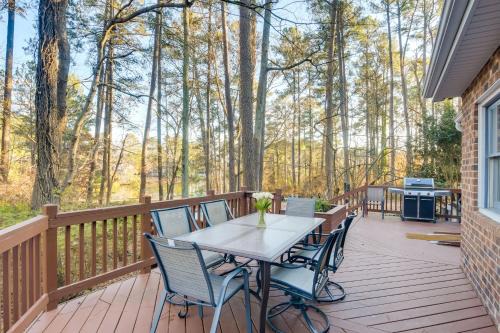 Near Restaurants and Shopping! Durham Gem with Pond