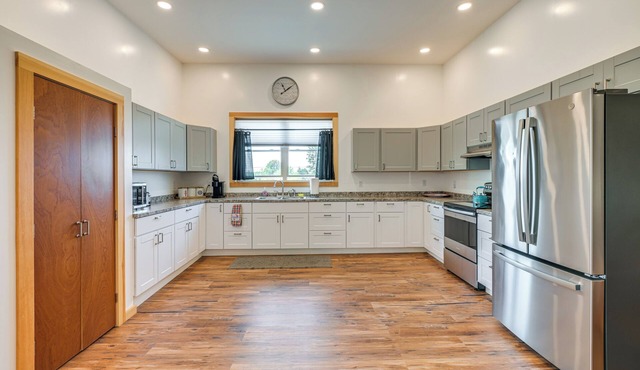 Near River & Boat Tours: Milbridge Condo!