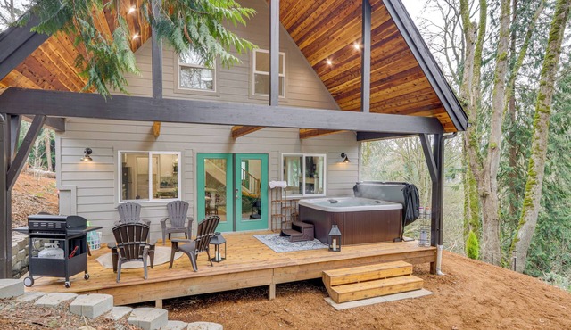 Near Rivers & Boating: Home w/Hot Tub in Longview