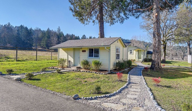 Near Rivers & Trails: Cabin in Rural Grants Pass