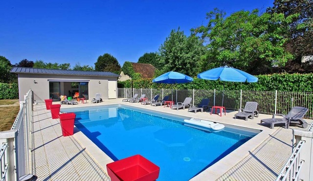 Near Rocamadour, very tourist area, Dordogne valley, house with private pool.