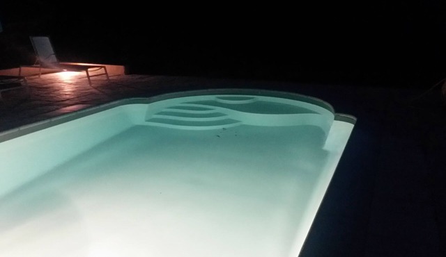 Near Sarlat: Amazing 18th. c. property, 2.5 acres private garden, heated pool