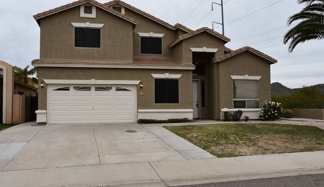Near Scottsdale Area, Minutes From High end Shopping Malls and Restaurants