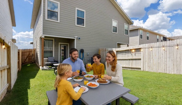 Near Seaworld~Smart TVs~Backyard Dining~Pet Friendly