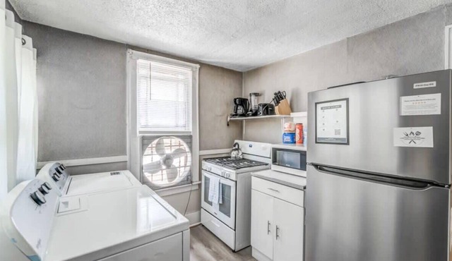 Near Shopping & Dining- Magic in Midtown- 2 Units