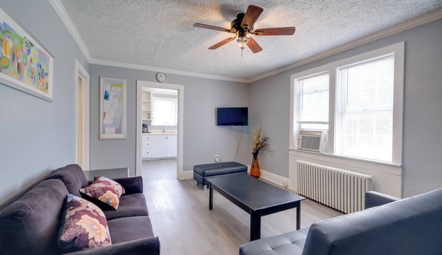 Near Shops, Eats & Trails: Loudon County Apt!