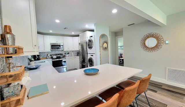 Near Siesta Key | Quiet, Family-Friendly, 3 Beds