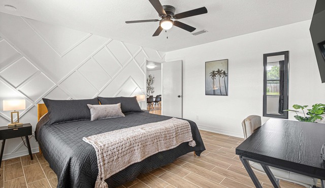 Near Silver Springs & Downtown, with 3 King Size Beds & garage game room!