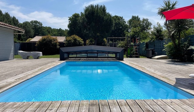 Near Soulac-sur-Mer, 6-bedroom villa with heated indoor pool, jacuzzi, and sauna