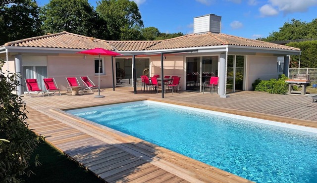 Near Soulac/mer architect-designed villa with pool and jacuzzi close to the ocean