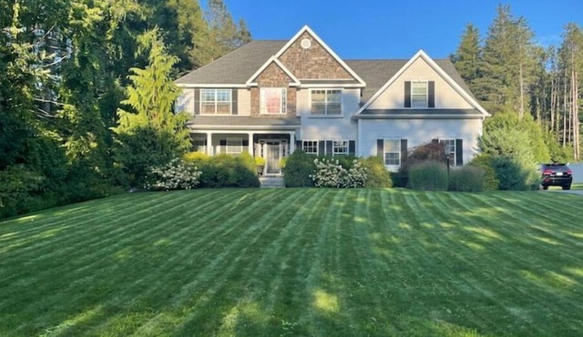 Near SPAC, Track, heated salt water pool, hot tub