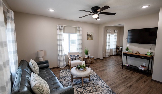 Near St. Francis Med - Easy Access to I-135 W/W&D