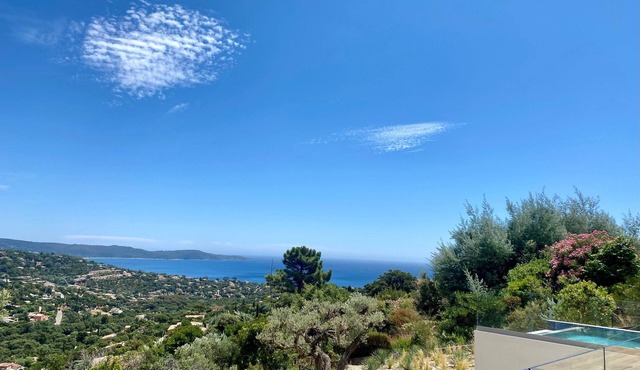 NEAR ST TROPEZ, MAGNIFICENT VILLA WITH SEA VIEW, SWIMMING POOL, CLOSE TO BEACHES.