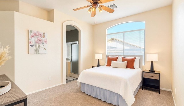 Near stadiums and sports complex, Peoria Oasis