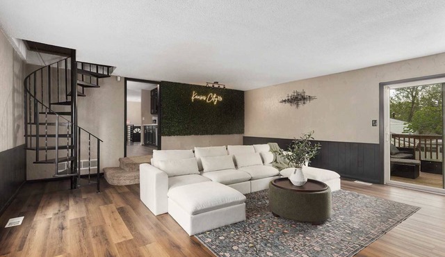 Near Stadiums,Sleeps 10|Mins Away from Downtown KC