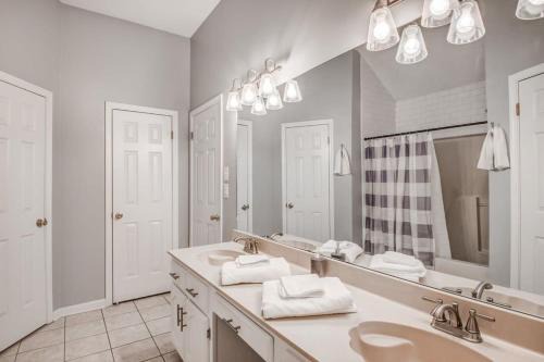 Near State-Park & Downtown - Sunset Trace Bungalow