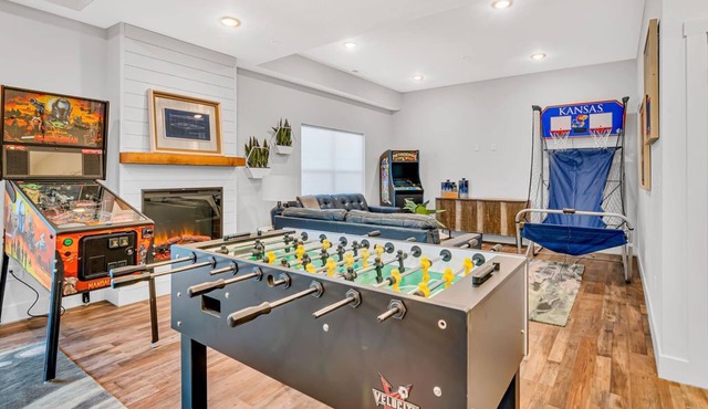 Near State Park Marina Game Room Private Hot Tub Free Attraction Tickets Golf Cart Cmty Pools