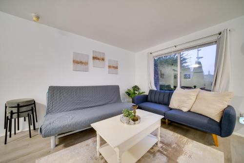 Near Tech Hub and Transit Central Bellevue Home