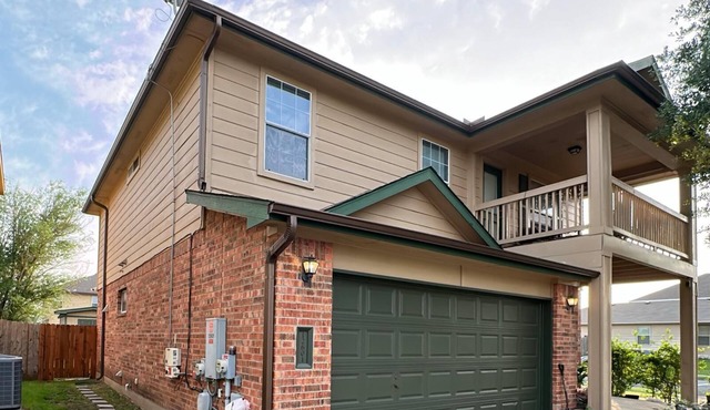 Near Tesla, CoA & Airport, 4 Beds, Balcony/Patios