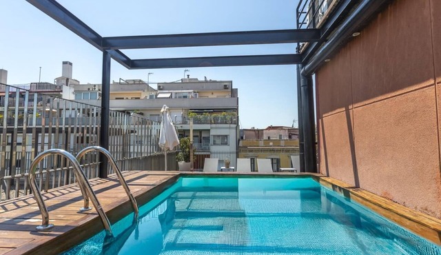 Near the beach 3 bedrooms with pool and balcony - sleeps 8