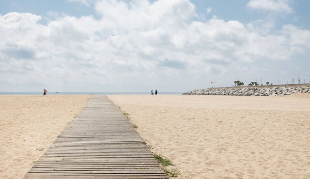 NEAR THE BEACH 20 KM FROM BARCELONA