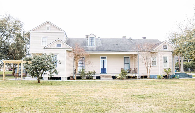 NEAR THE FRENCH QUARTER, SAFEST NEIGHBORHOOD Sleeps 8-16