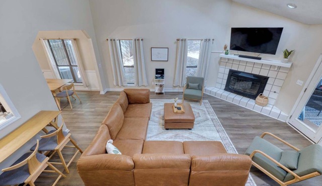 Near the Hospital and Dining - Sunrise Knoll Stay