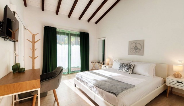 Near the lake and the center (FLORIDA ASCONA Room 15)
