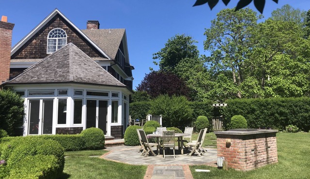 Near the Ocean in Amagansett and a short walk to town