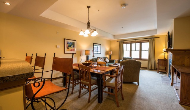 Near the Slopes! Bright, Modern Condo | Fireplace