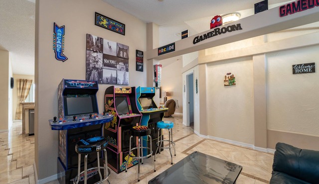 Near to Disney/Large Yard/Private pool/Quiet Community