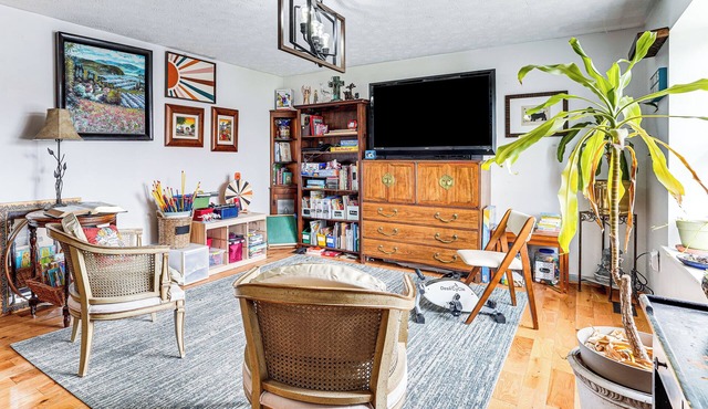 Near Trails, Parks & Orchards: Germantown Retreat